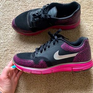 Nike women’s sneaker size 9.5